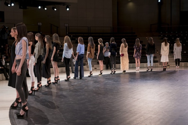 مجموعة Stephane Rolland  للألبسة الفاخرة في باريس