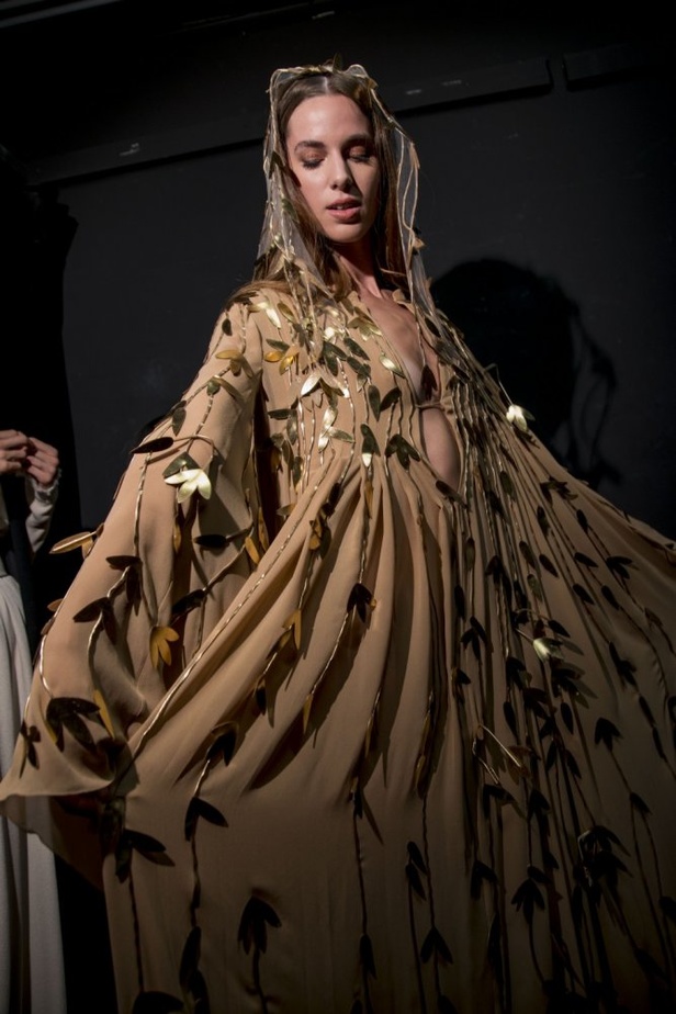 مجموعة Stephane Rolland  للألبسة الفاخرة في باريس