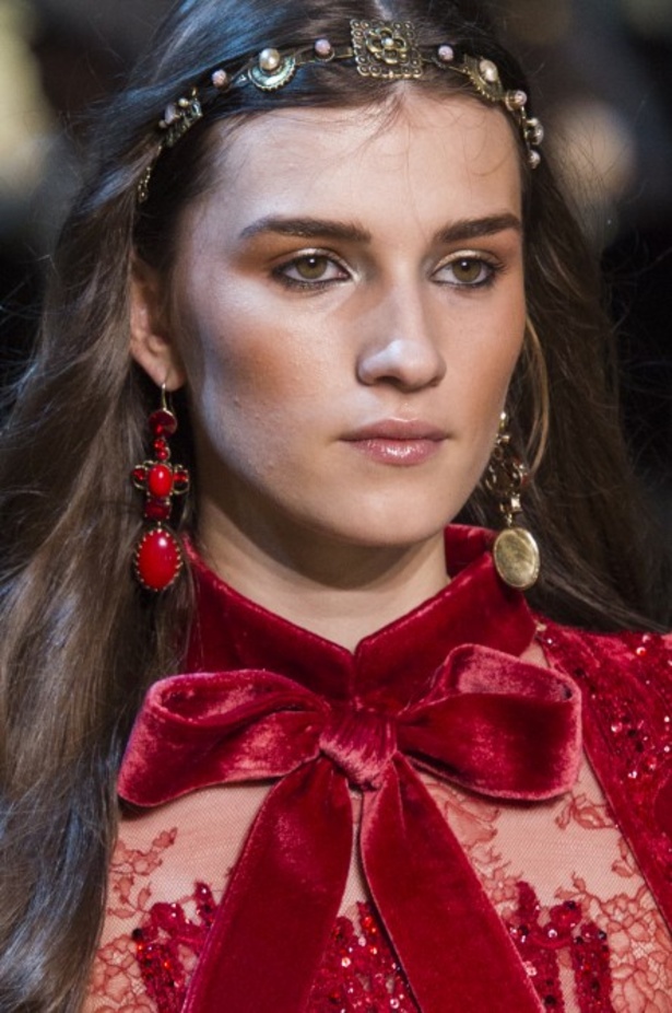 مجموعة ايلي صعب الملكية ضمن أسبوع الموضة في باريس 