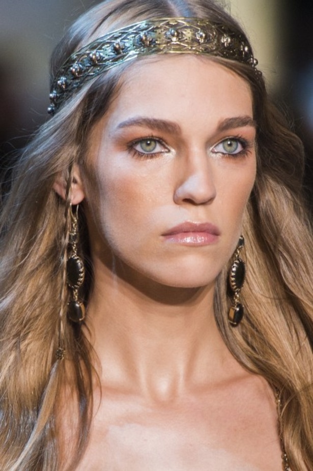 مجموعة ايلي صعب الملكية ضمن أسبوع الموضة في باريس 