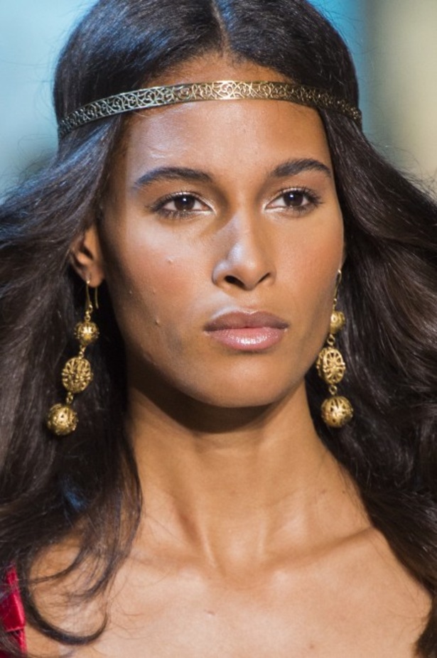 مجموعة ايلي صعب الملكية ضمن أسبوع الموضة في باريس 