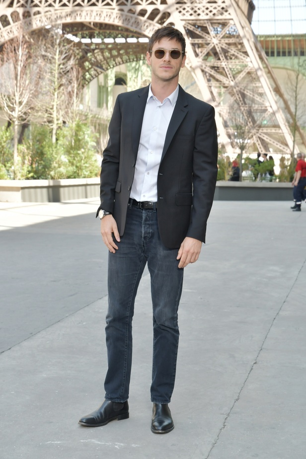 عرض Chanel لخريف وشتاء 2017 للأزياء الراقية !