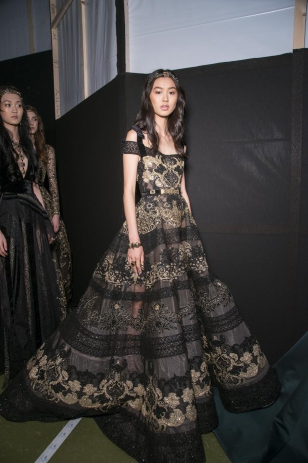 مجموعة ايلي صعب الملكية ضمن أسبوع الموضة في باريس 