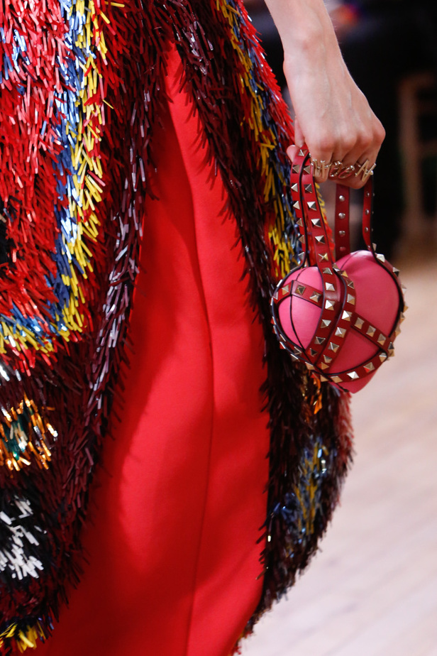 بالصور مجموعة ازياء فالنتينو ريزورت 2018