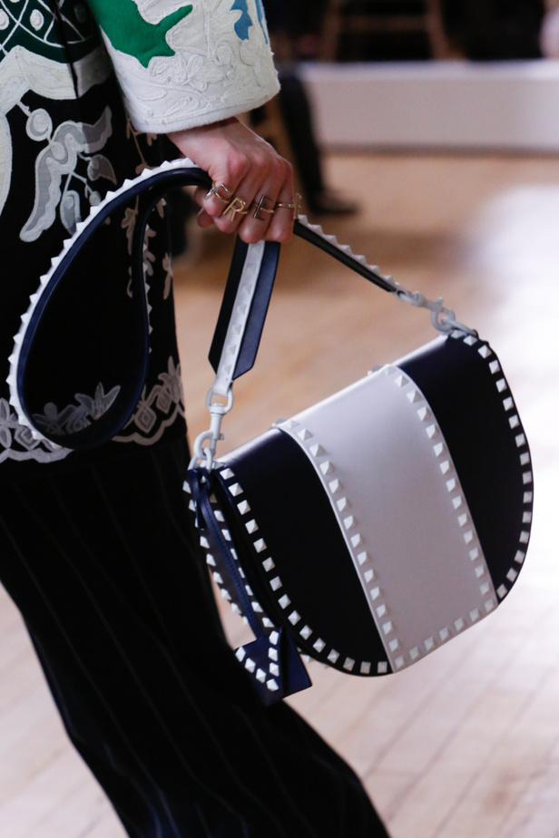 بالصور مجموعة ازياء فالنتينو ريزورت 2018