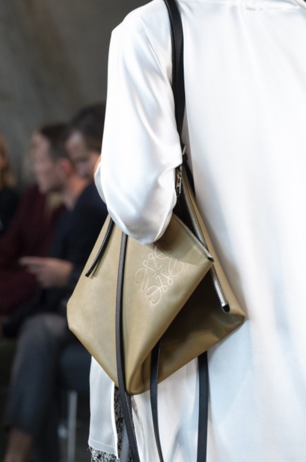 عرض أزياء Loewe لربيع وصيف 2019