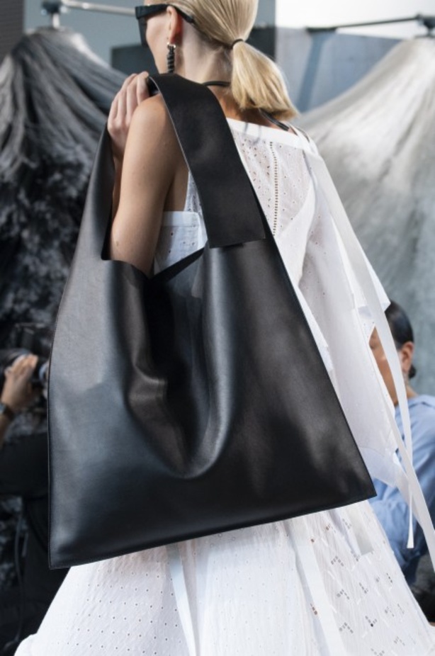 عرض أزياء Loewe لربيع وصيف 2019