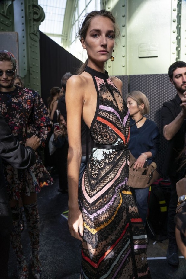 مجموعة ايلي صعب لموسم ربيع وصيف 2019