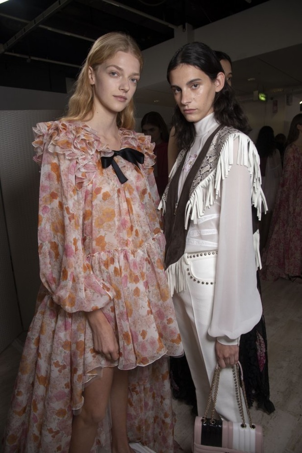 مجموعة  Giambattista Valli لربيع وصيف 2019