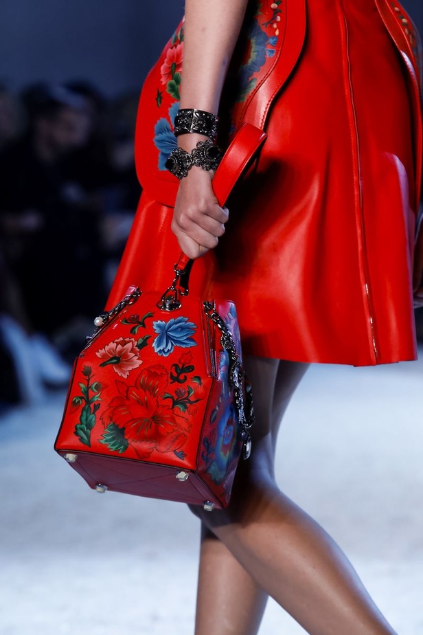 مجموعة "الكسندر مكوين" لموسم ربيع وصيف 2019