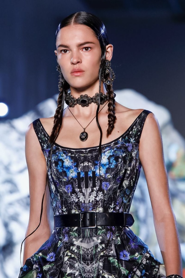 مجموعة "الكسندر مكوين" لموسم ربيع وصيف 2019