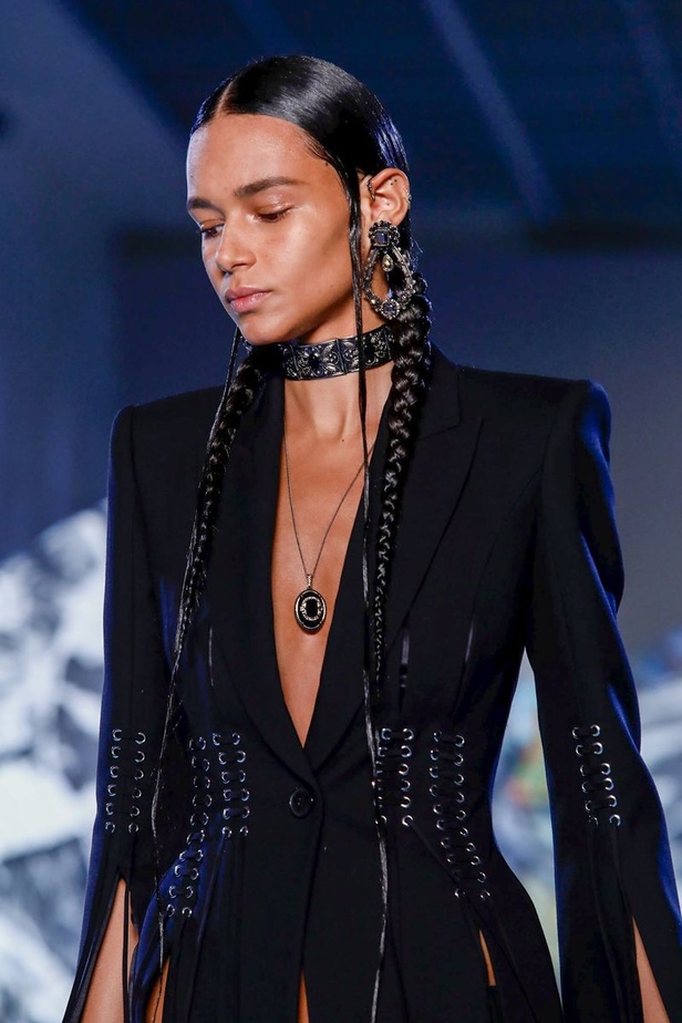 مجموعة "الكسندر مكوين" لموسم ربيع وصيف 2019