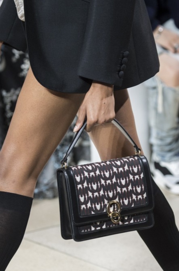 عرض Miu Miu للألبسة الجاهزة لربيع 2019