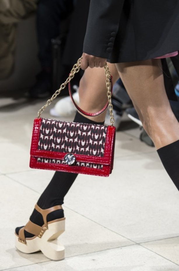 عرض Miu Miu للألبسة الجاهزة لربيع 2019