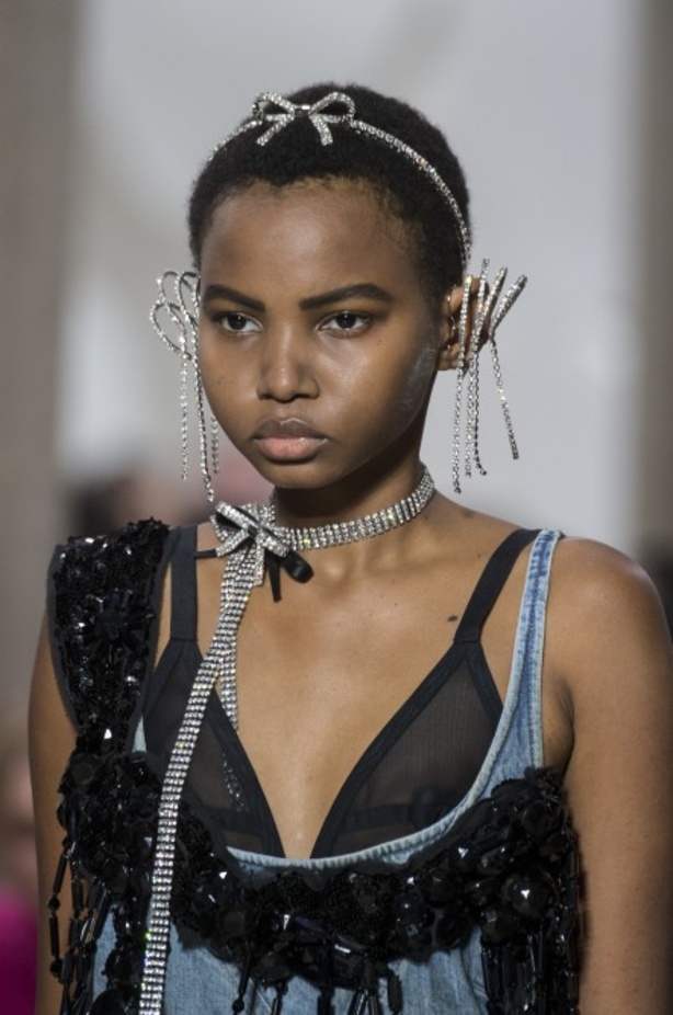 عرض Miu Miu للألبسة الجاهزة لربيع 2019