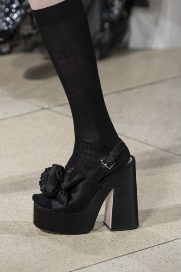 عرض Miu Miu للألبسة الجاهزة لربيع 2019