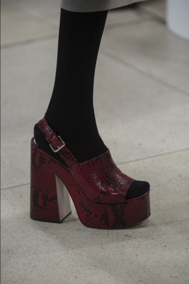 عرض Miu Miu للألبسة الجاهزة لربيع 2019