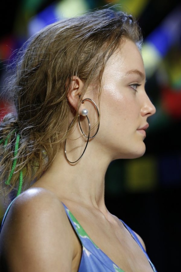 Prabal Gurung قدّم مجموعة نابضة بالحياة لربيع وصيف 2019