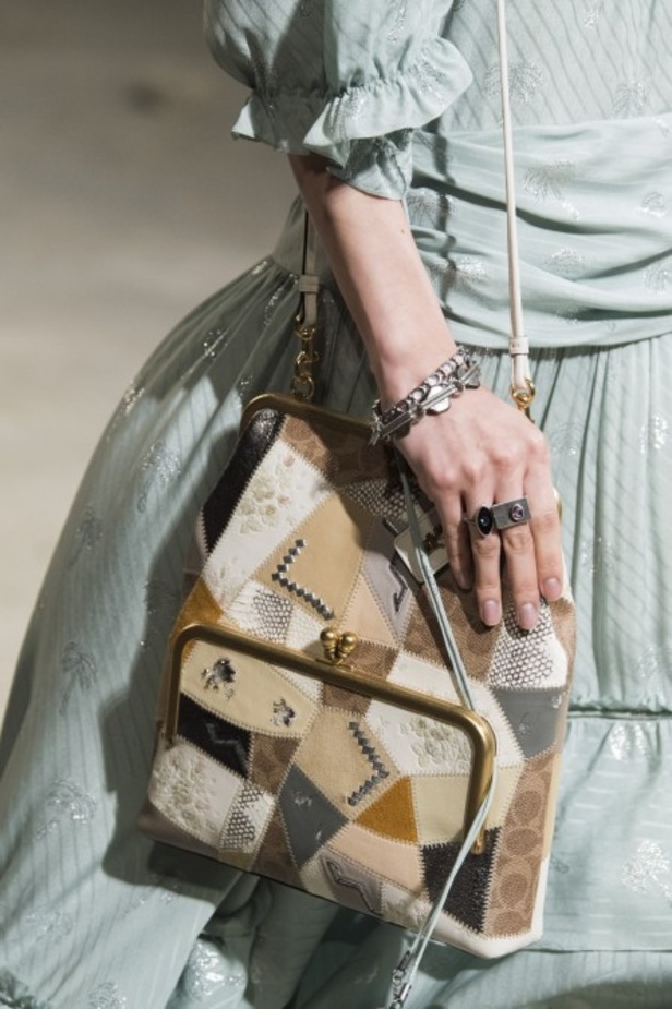 عرض ازياء كوتش لموسم ربيع وصيف 2019