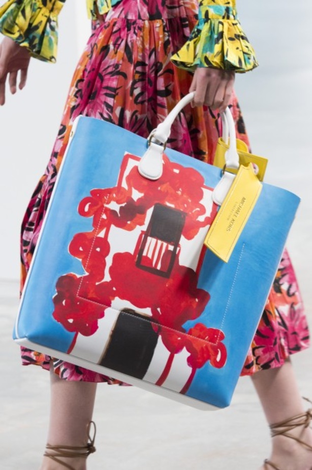 مجموعة مايكل كورس للألبسة الجاهزة لربيع 2019