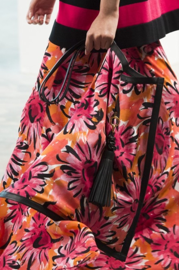 مجموعة مايكل كورس للألبسة الجاهزة لربيع 2019