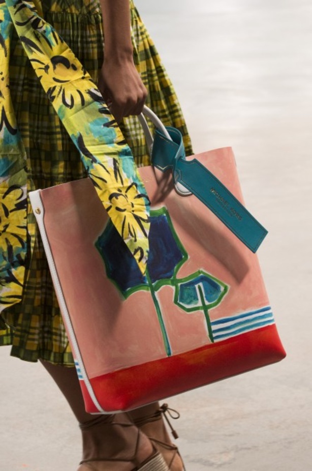 مجموعة مايكل كورس للألبسة الجاهزة لربيع 2019