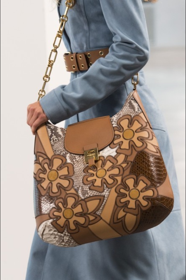 مجموعة مايكل كورس للألبسة الجاهزة لربيع 2019