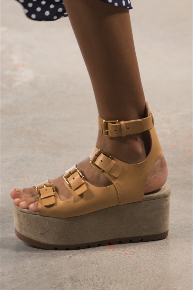 مجموعة مايكل كورس للألبسة الجاهزة لربيع 2019