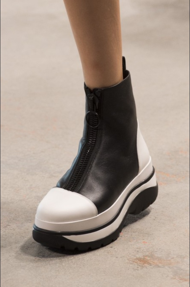 مجموعة مايكل كورس للألبسة الجاهزة لربيع 2019