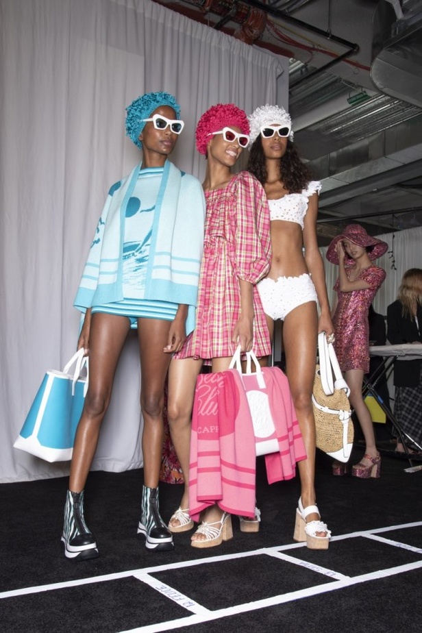 مجموعة مايكل كورس للألبسة الجاهزة لربيع 2019