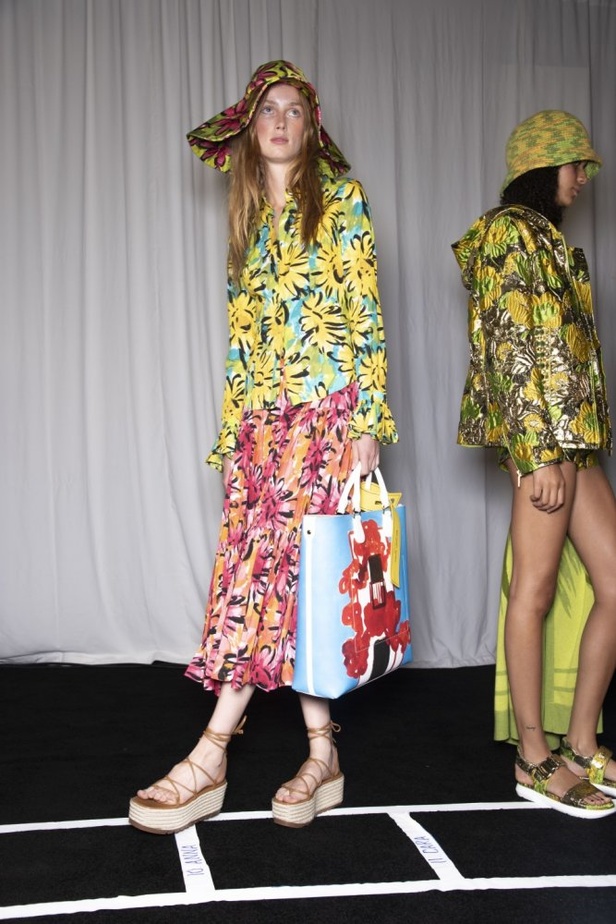 مجموعة مايكل كورس للألبسة الجاهزة لربيع 2019