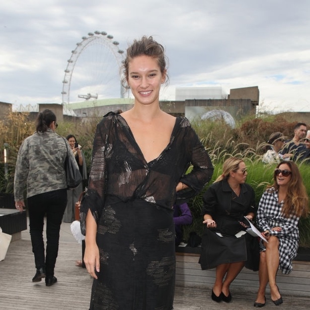 عرض أزياء Roland Mouret لربيع وصيف ٢٠١٩ !