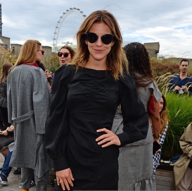 عرض أزياء Roland Mouret لربيع وصيف ٢٠١٩ !