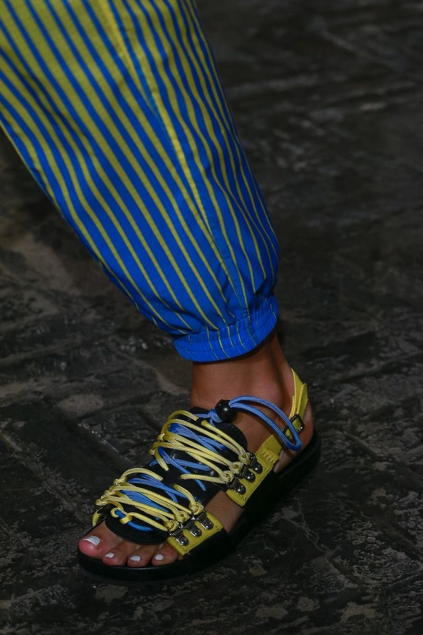 عرض أزياء House Of Holland لربيع ٢٠١٩ !