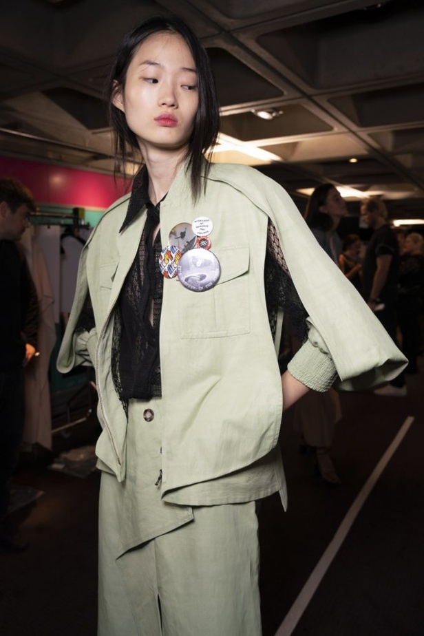 عرض أزياء Roland Mouret لربيع وصيف ٢٠١٩ !