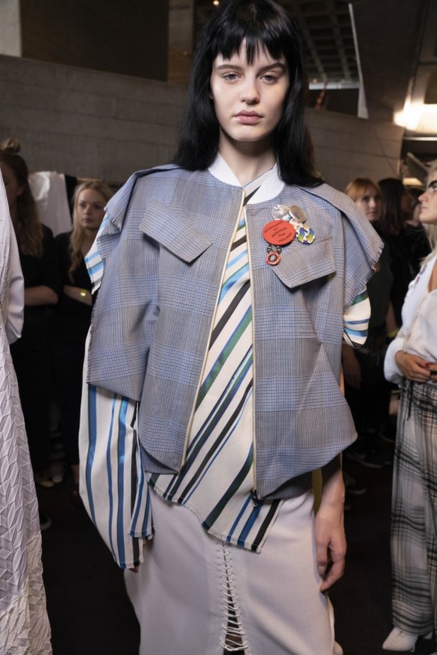 عرض أزياء Roland Mouret لربيع وصيف ٢٠١٩ !