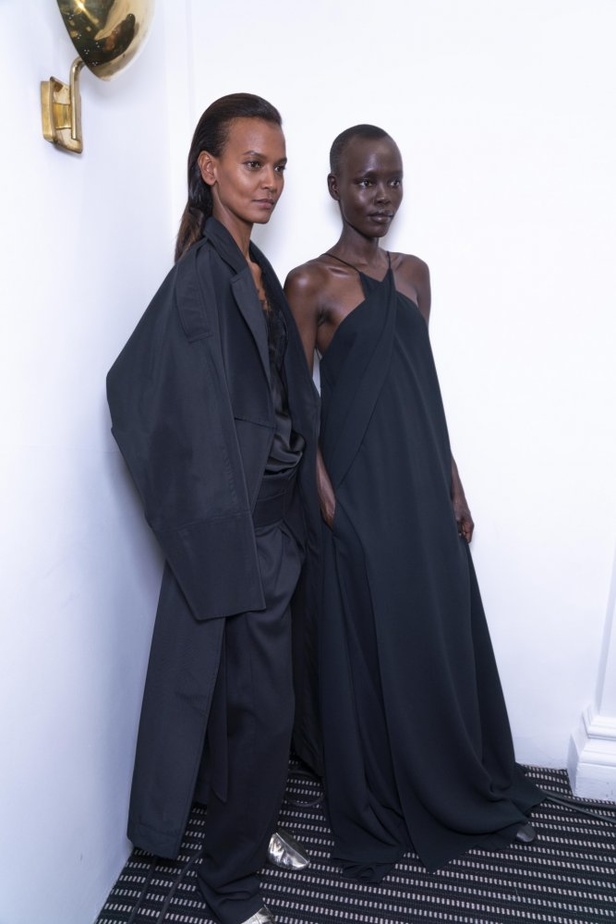 عرض ازياء فيكتوريا بيكهام لربيع وصيف 2019