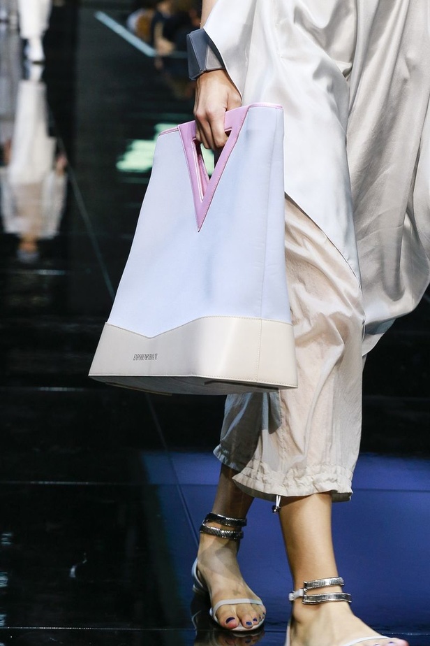 مجموعة Emporio Armani لربيع وصيف ٢٠١٩ !