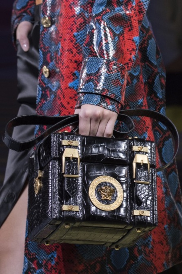 مجموعة فيرساتشي لموسم ربيع وصيف 2019