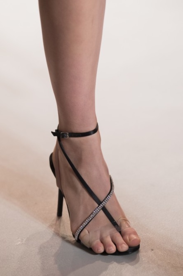 مجموعة No. 21 للأزياء الجاهزة لربيع وصيف ٢٠١٩ !