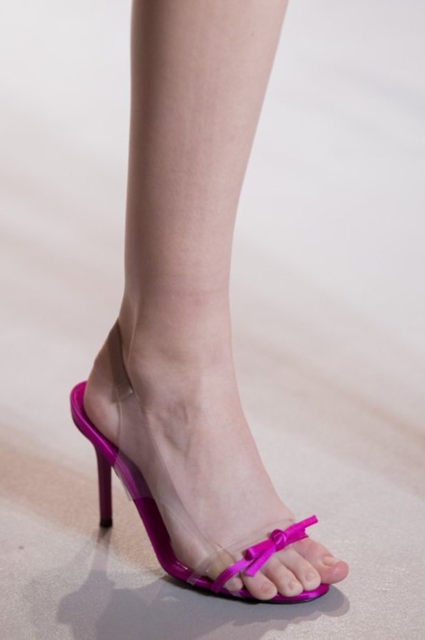 مجموعة No. 21 للأزياء الجاهزة لربيع وصيف ٢٠١٩ !