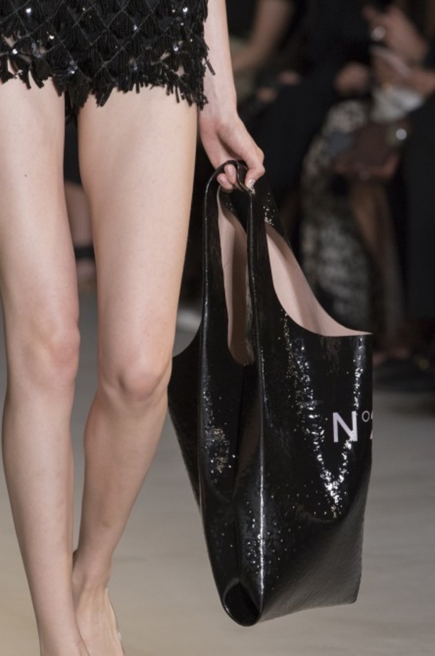 مجموعة No. 21 للأزياء الجاهزة لربيع وصيف ٢٠١٩ !