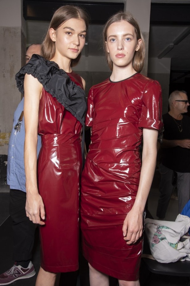 مجموعة No. 21 للأزياء الجاهزة لربيع وصيف ٢٠١٩ !