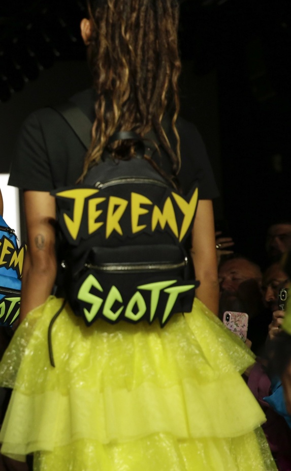 مجموعة Jeremy Scott لربيع وصيف ٢٠١٩ !