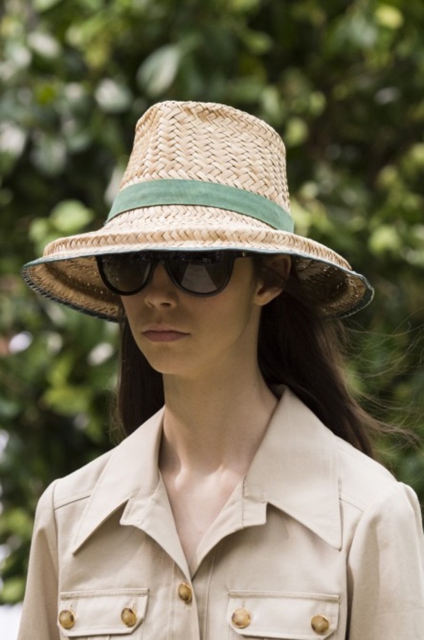 توري بورش تنقلنا الى ربيع وصيف 2019 بتصاميم عصرية وانيقة