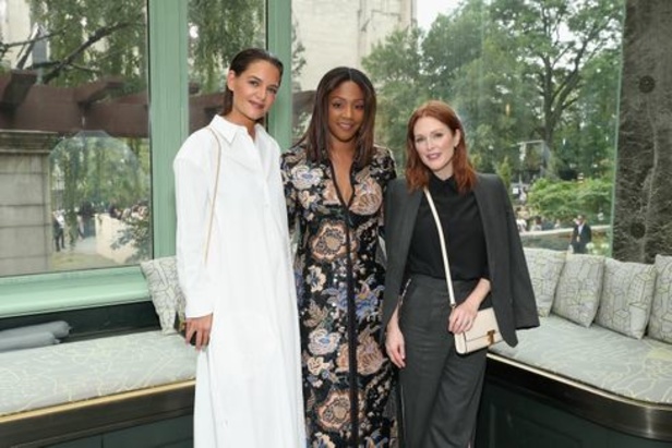 توري بورش تنقلنا الى ربيع وصيف 2019 بتصاميم عصرية وانيقة