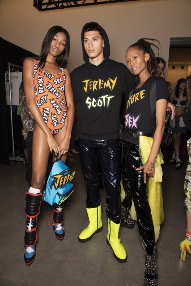 مجموعة Jeremy Scott لربيع وصيف ٢٠١٩ !