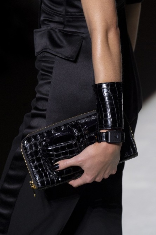 توم فورد يفتتح أسبوع الموضة النيويوركي بعرض كلاسيكي فاخر