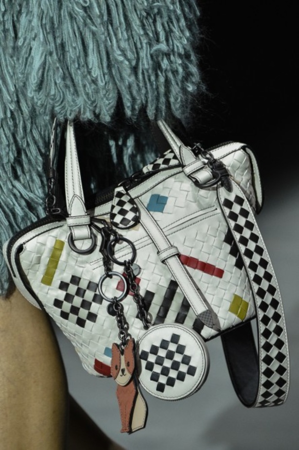 عرض ازياء مجموعة بوتيغا فينيتا لخريف وشتاء 2018