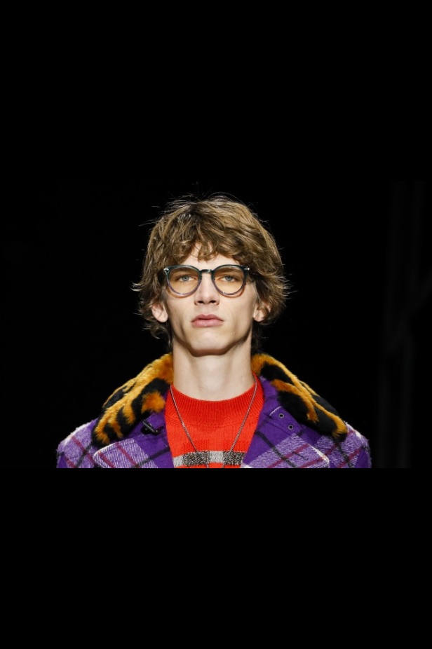 عرض ازياء مجموعة بوتيغا فينيتا لخريف وشتاء 2018